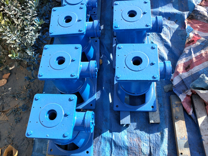 側搖螺桿啟閉機 