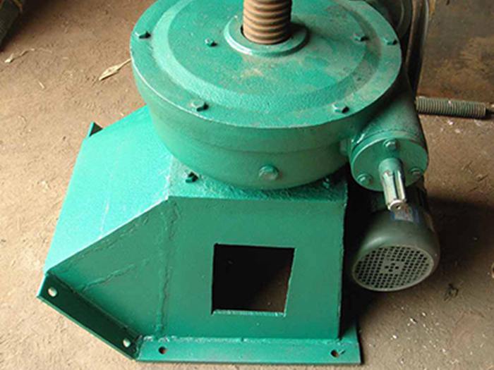 斜拉式螺桿啟閉機